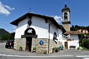 63 Passiamo dalla chiesetta della Madonna della neve